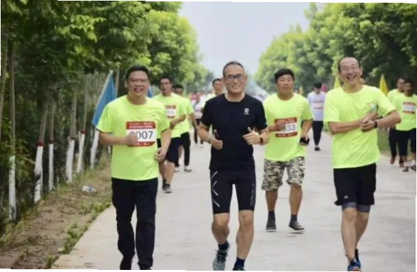 如何减少试错成本并强化团队凝聚力?